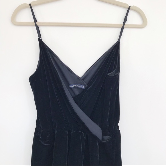 BRAND NEW!! Abercrombie & Fitch Velvet Wrap Dress - Picture 5 of 5